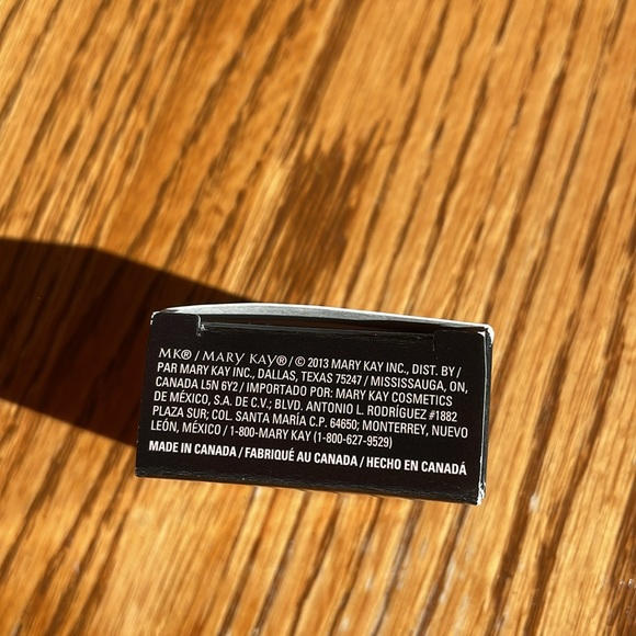 Mary Kay cream eye color shade: Iced Cocoa - Picture 5 of 7